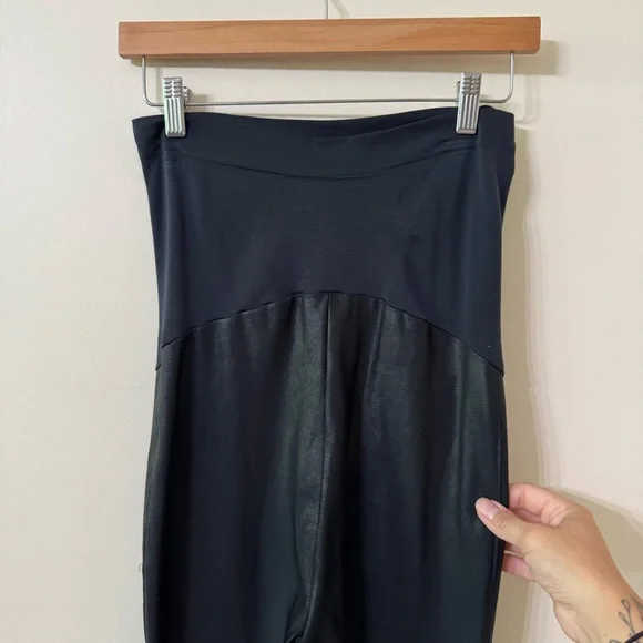 Spanx women’s Mama maternity faux leather leggings - size large - Picture 4 of 7